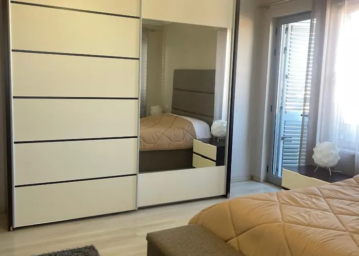 Apartment Place *